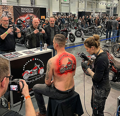 Bodypainting Aktion buchen